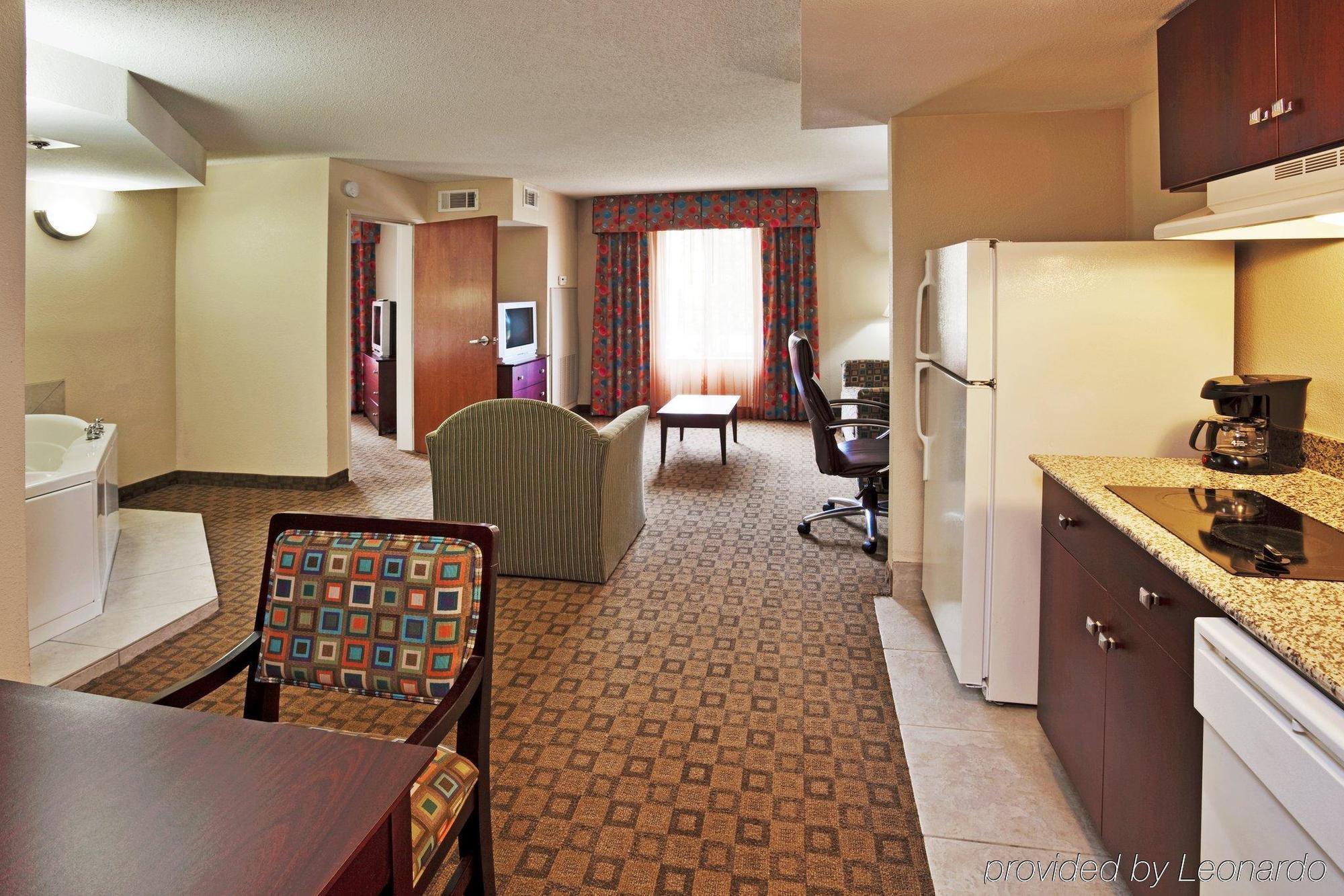 Holiday Inn Express Hotel And Suites Petersburg - Fort Lee, An Ihg Hotel חדר תמונה